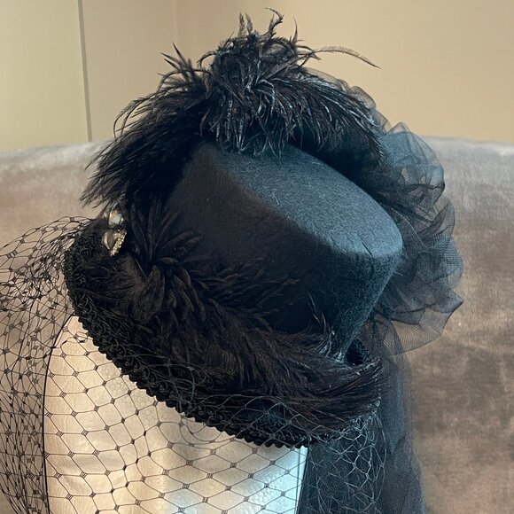 Ms. Purdy Orginal top hat fascinator - Picture 4 of 11